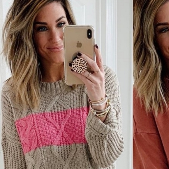 American Eagle Outfitters Sweaters - 💗 AE Sweater 💗